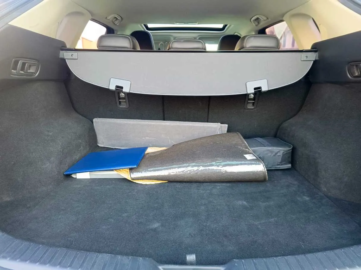Car image 32