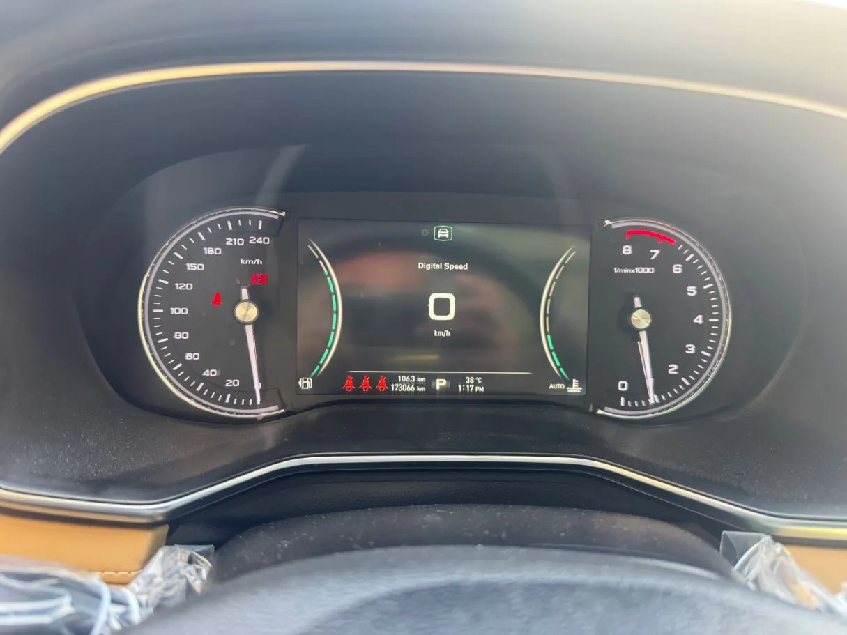Car image 16