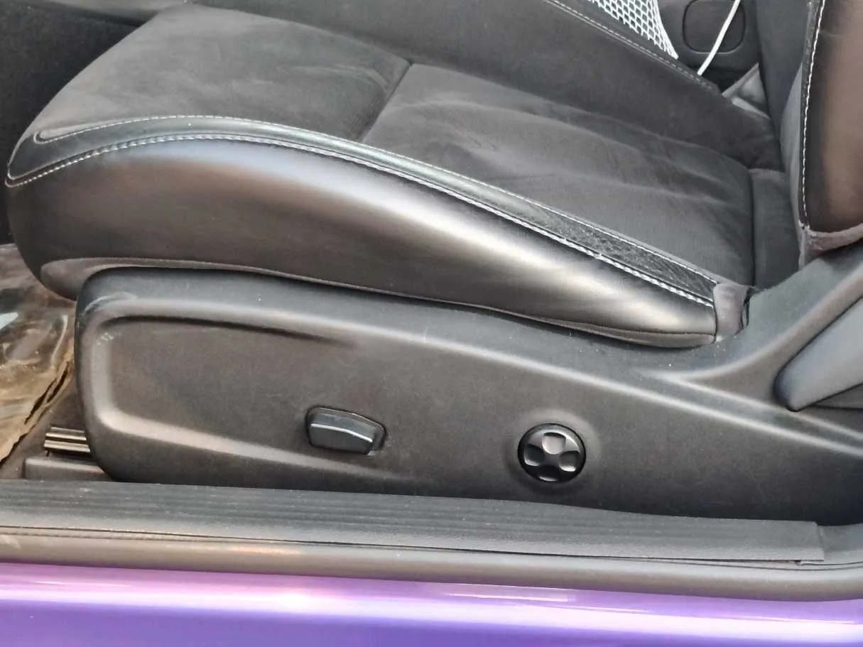 Car image 27
