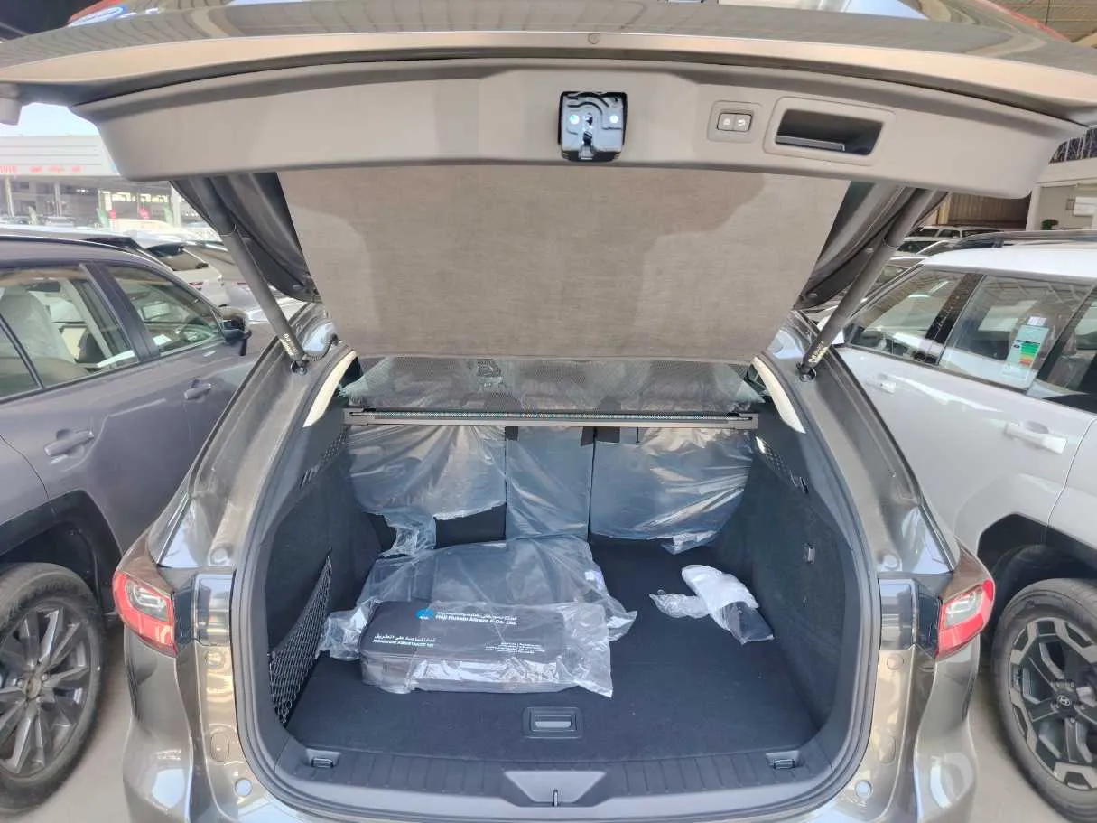 Car image 30