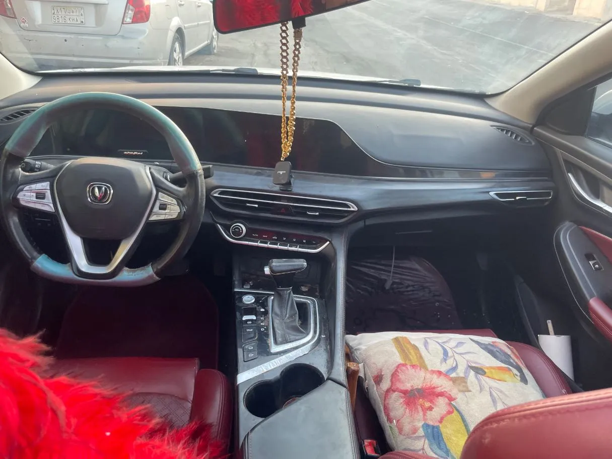 Car image 17