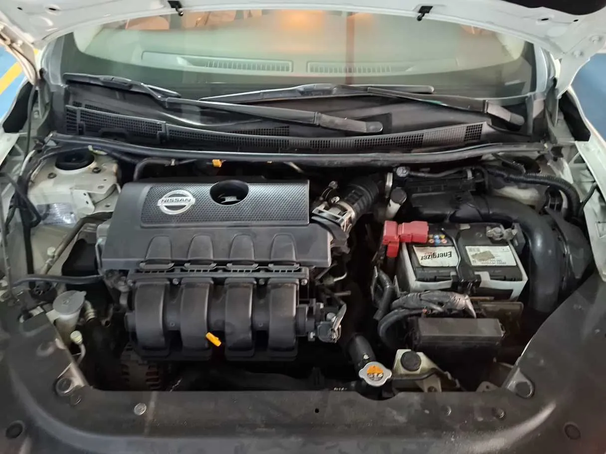 Car image 19