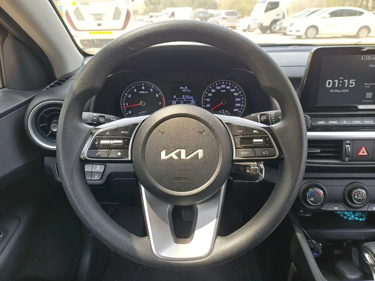 Car image 18