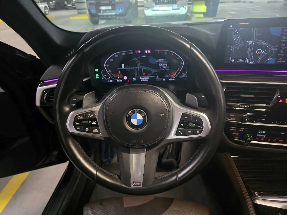 Car image 13