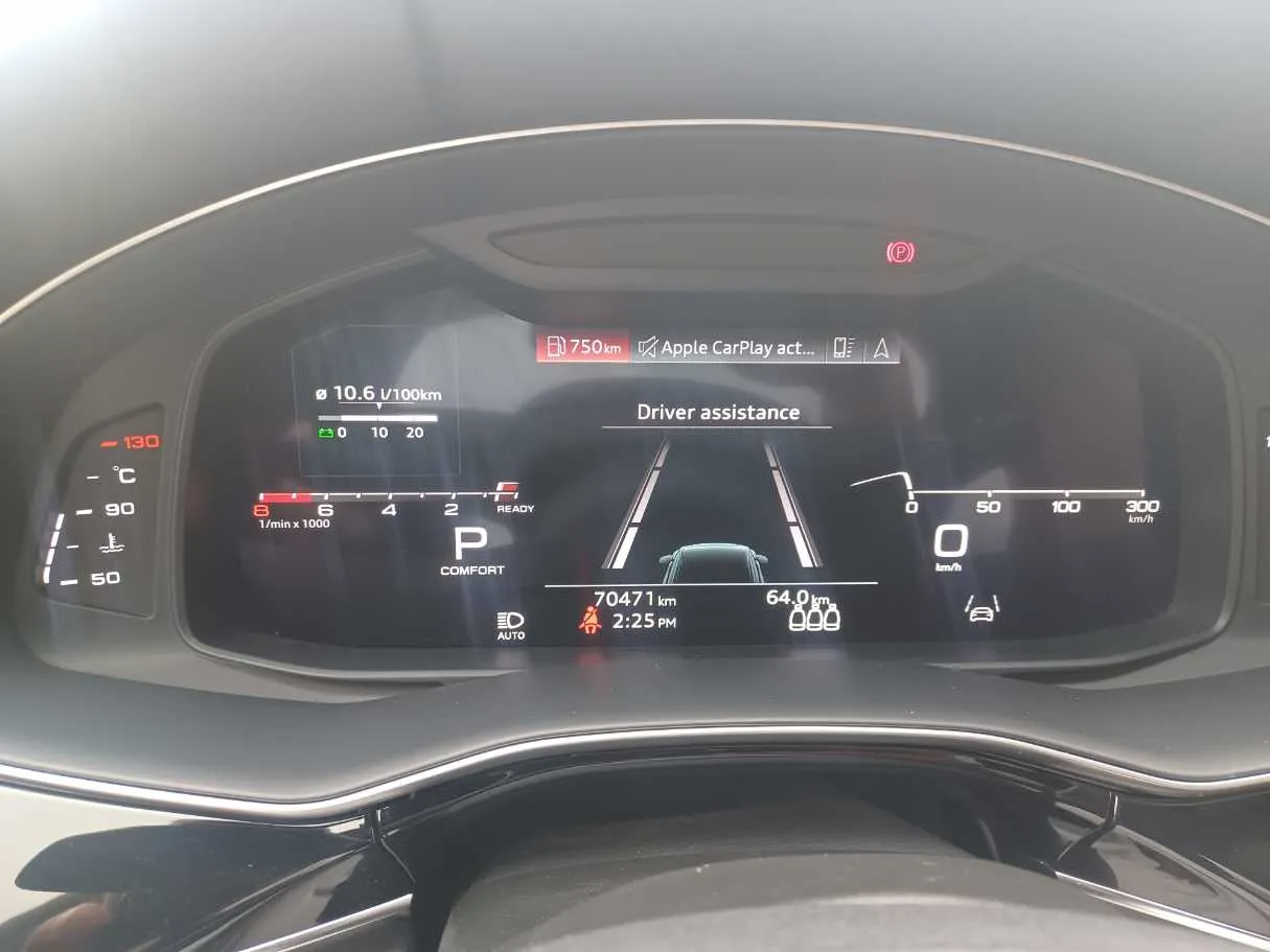 Car image 19