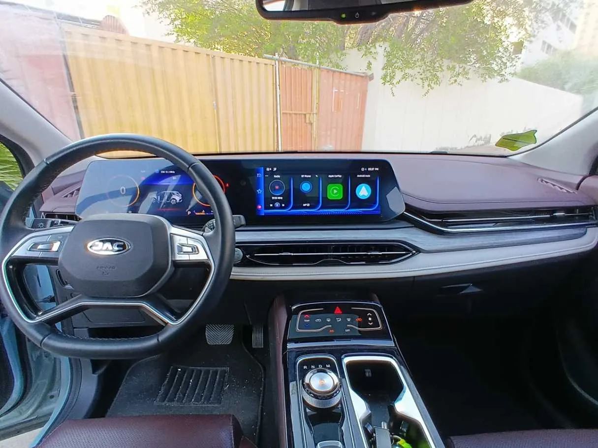 Car image 15