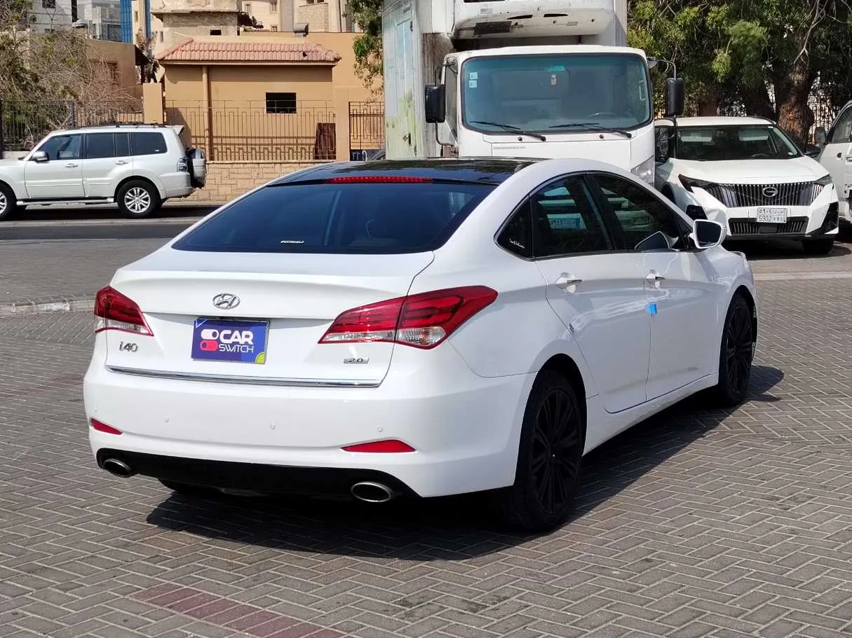 Car image 5
