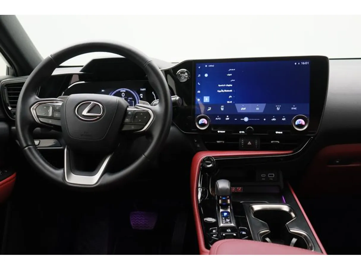 Car image 15
