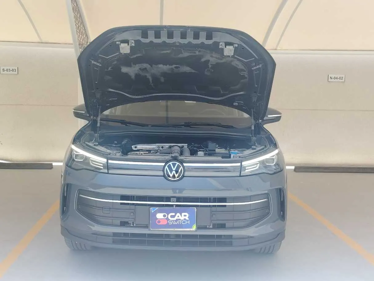 Car image 30