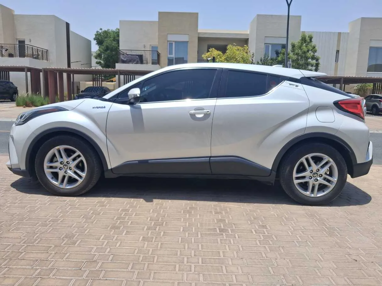 Car image 4