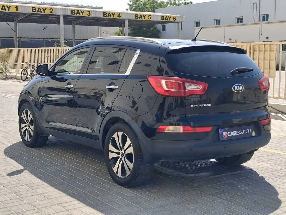 Car image 7