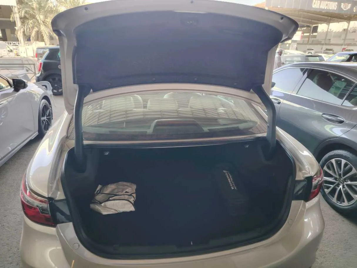 Car image 23