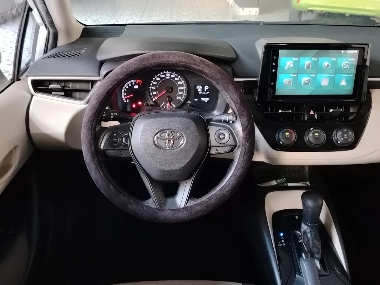 Car image 23