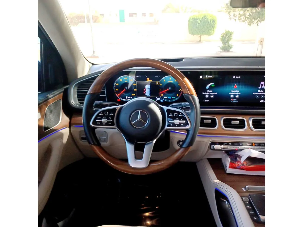 Car image 22