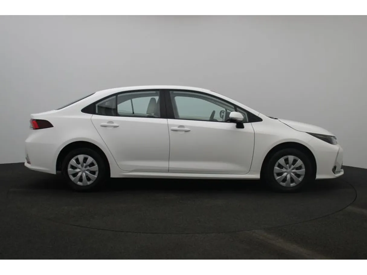 Car image 13