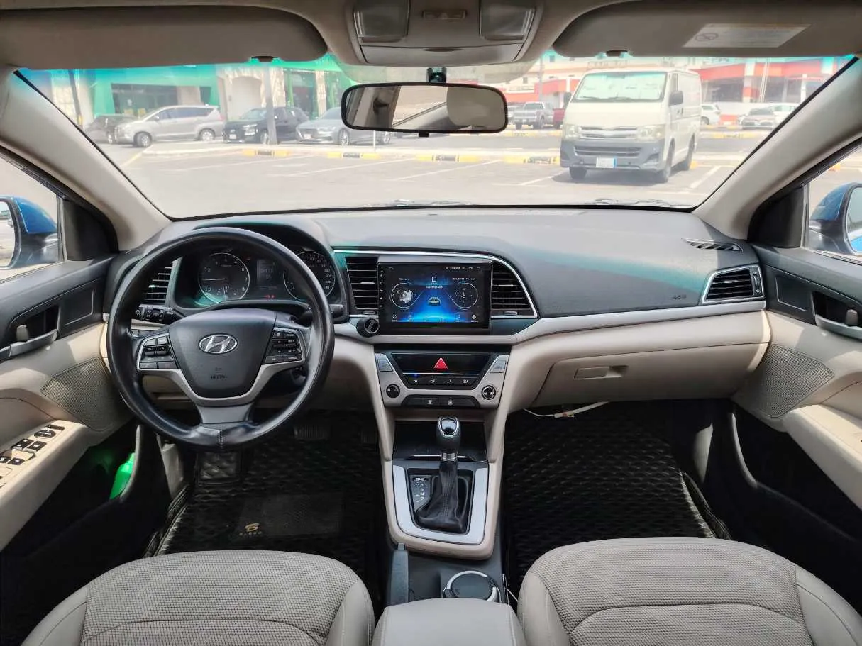 Car image 17