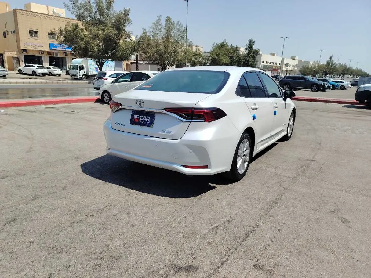 Car image 5