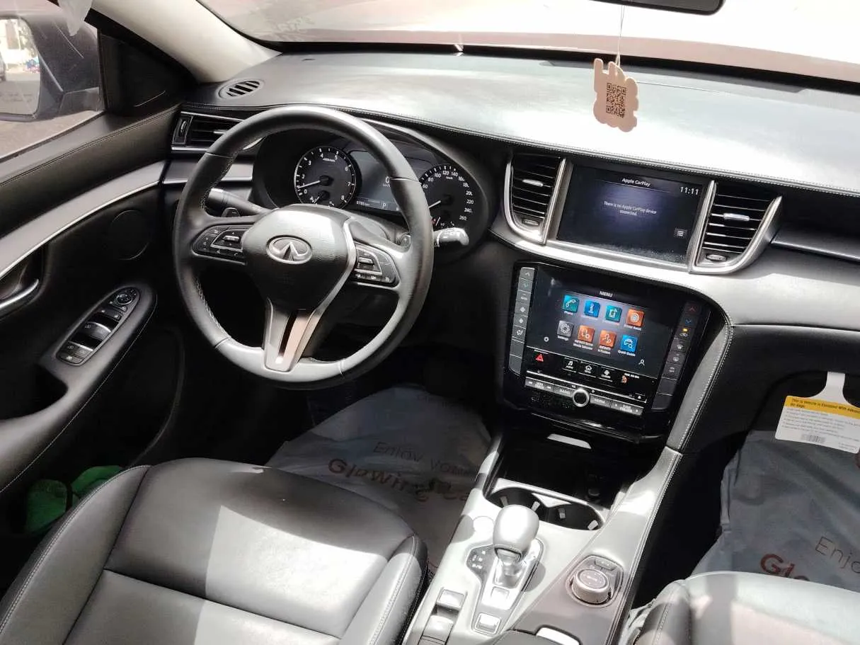 Car image 17