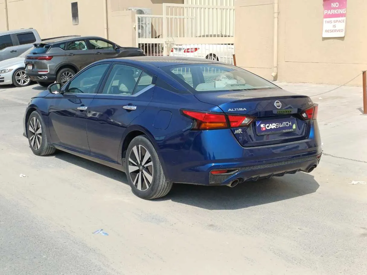 Car image 7