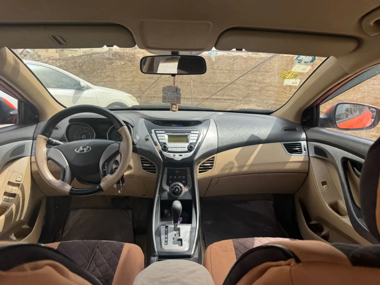 Car image 16