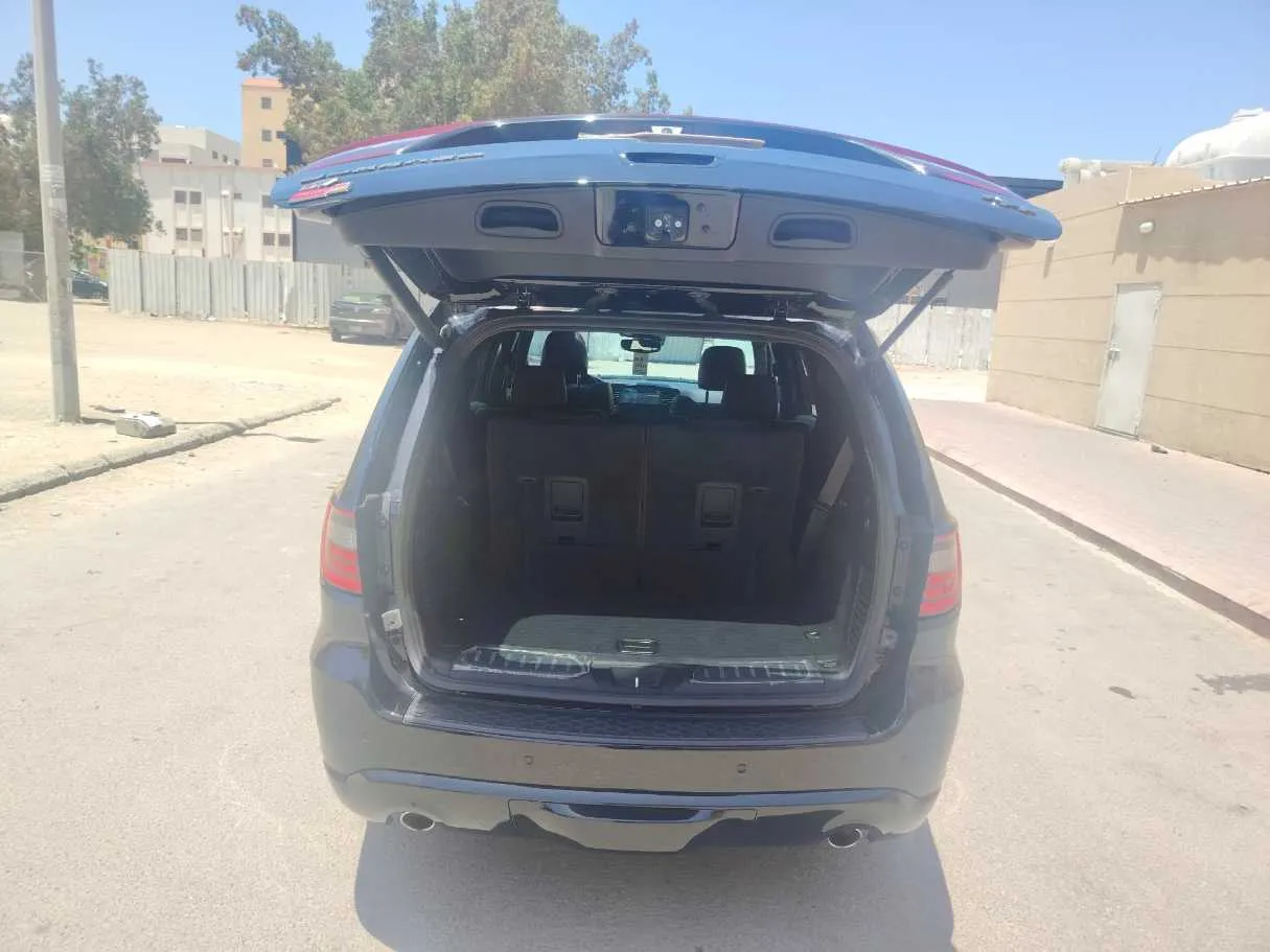 Car image 30