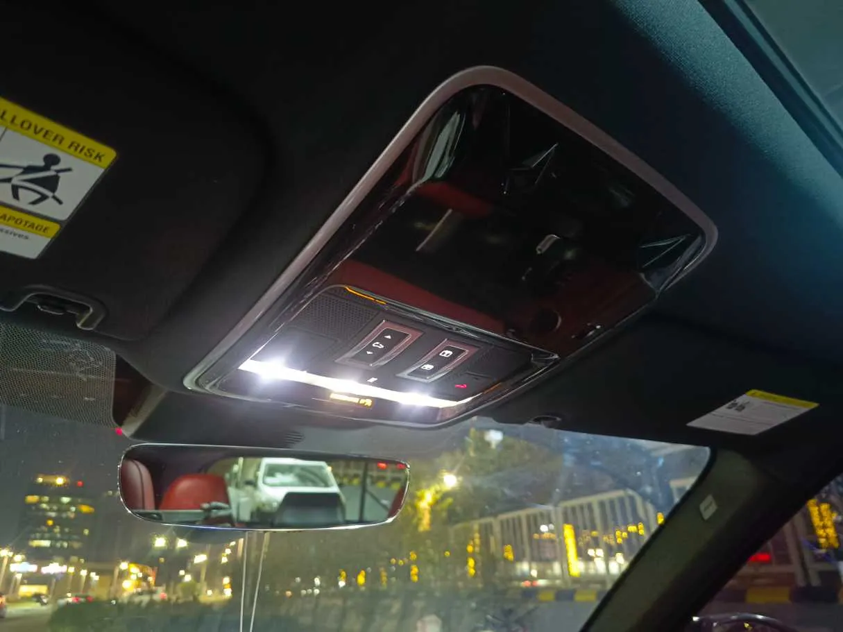 Car image 38