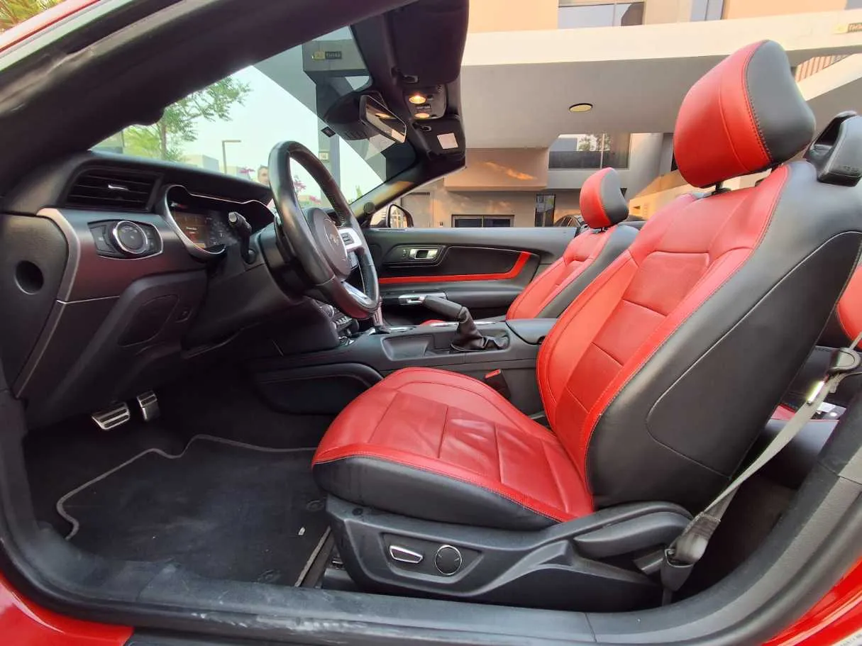 Car image 12