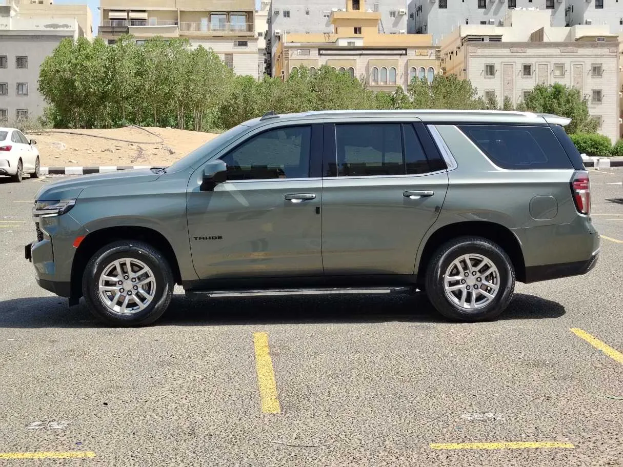 Car image 8