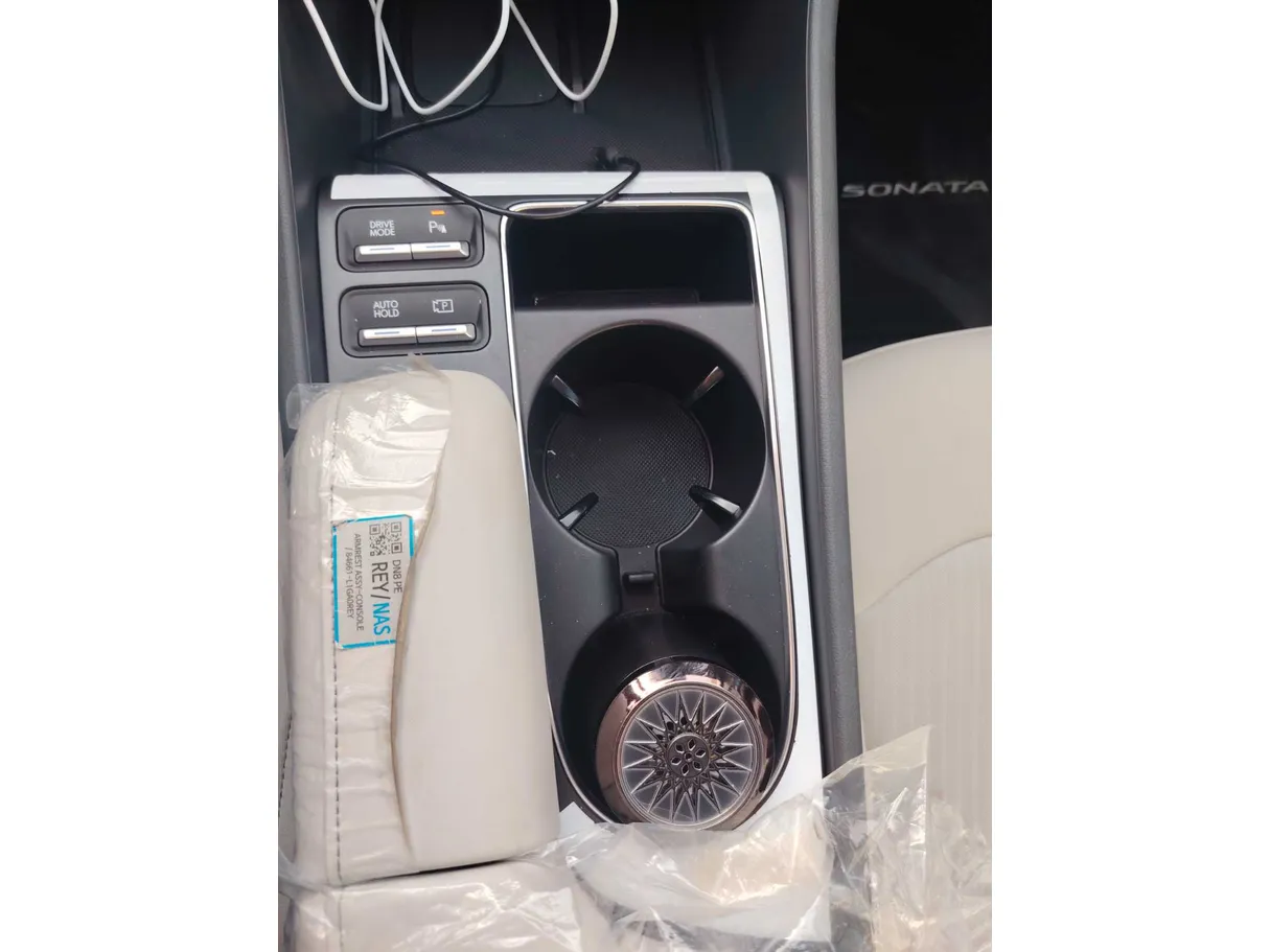 Car image 22