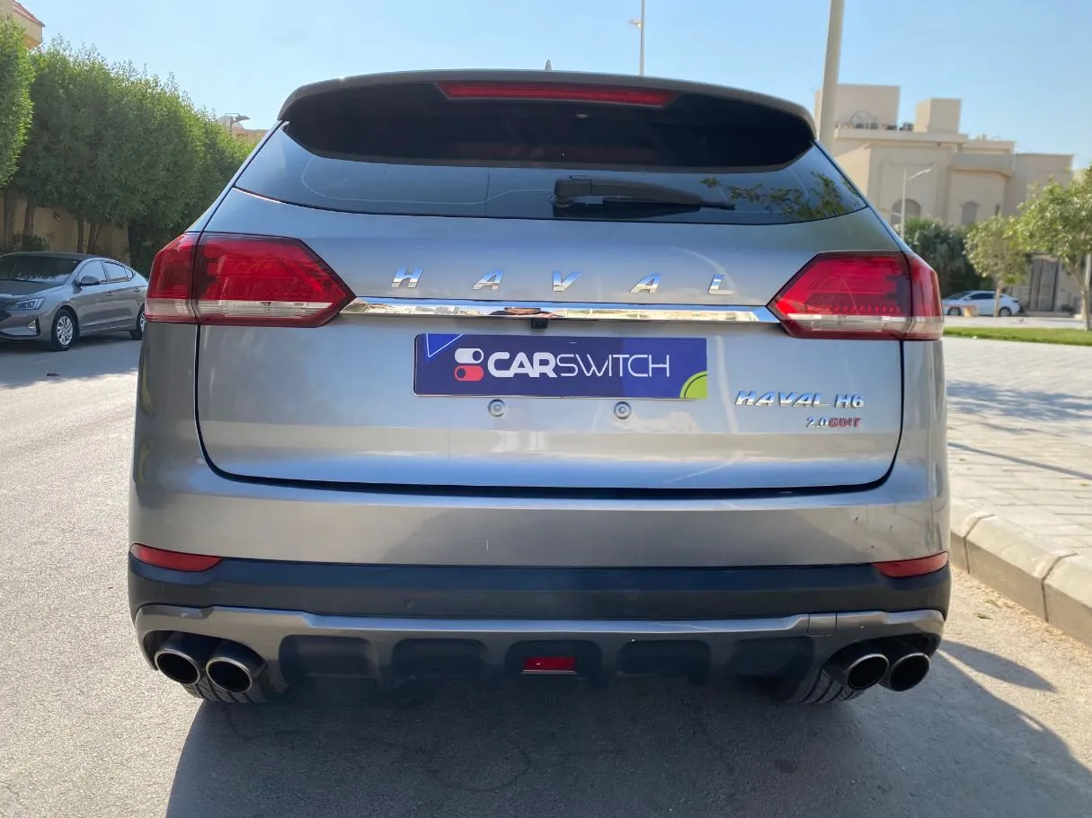 Car image 6
