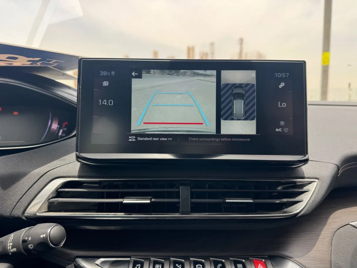 Car image 17