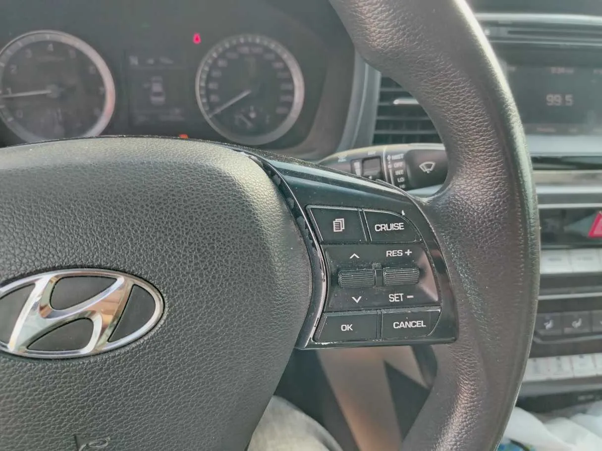 Car image 33