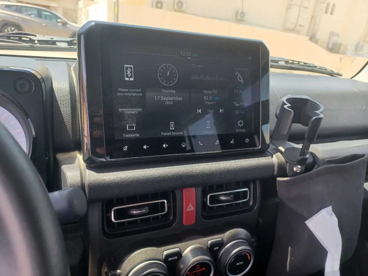 Car image 19