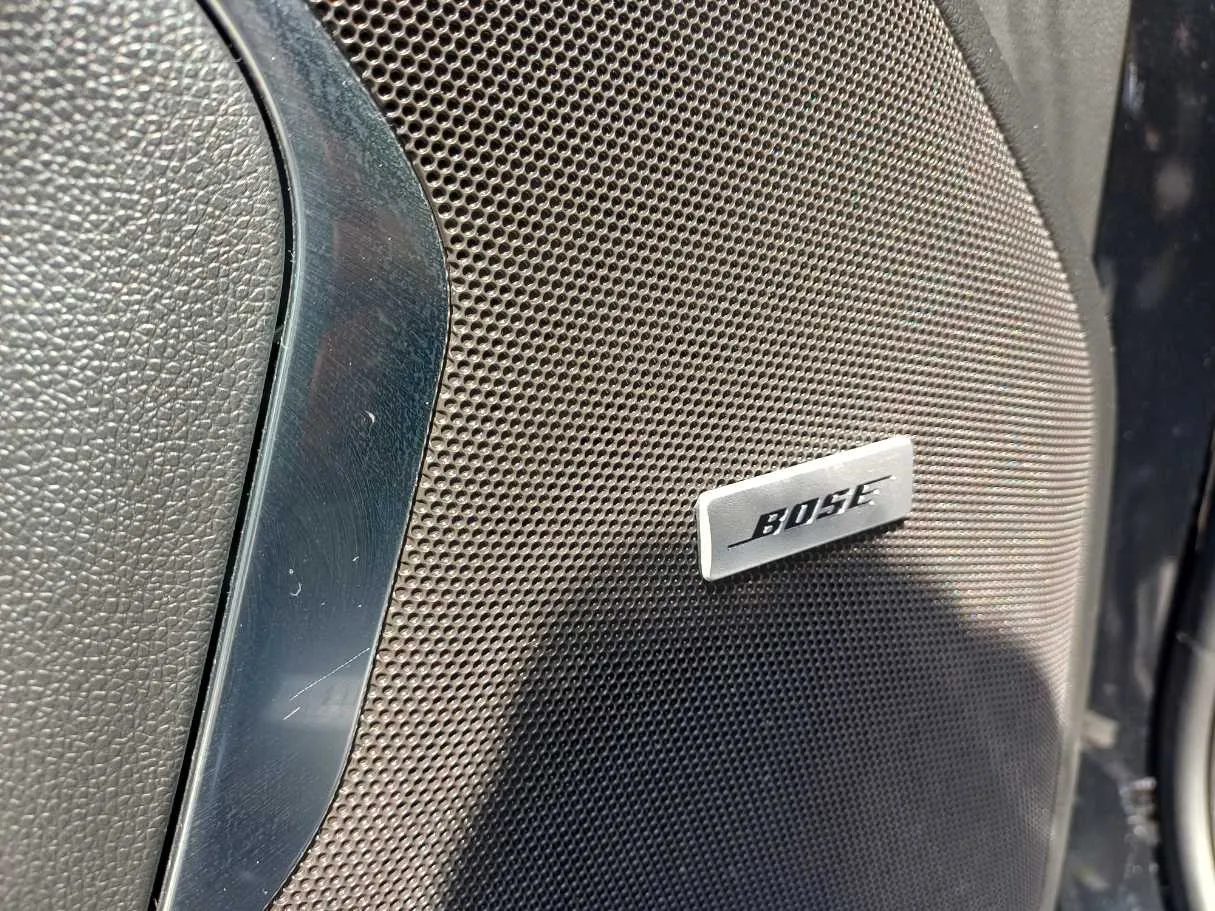 Car image 25