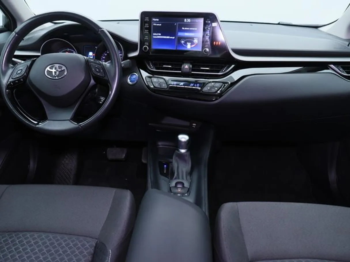 Car image 14
