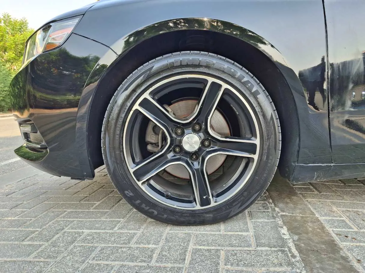 Car image 9