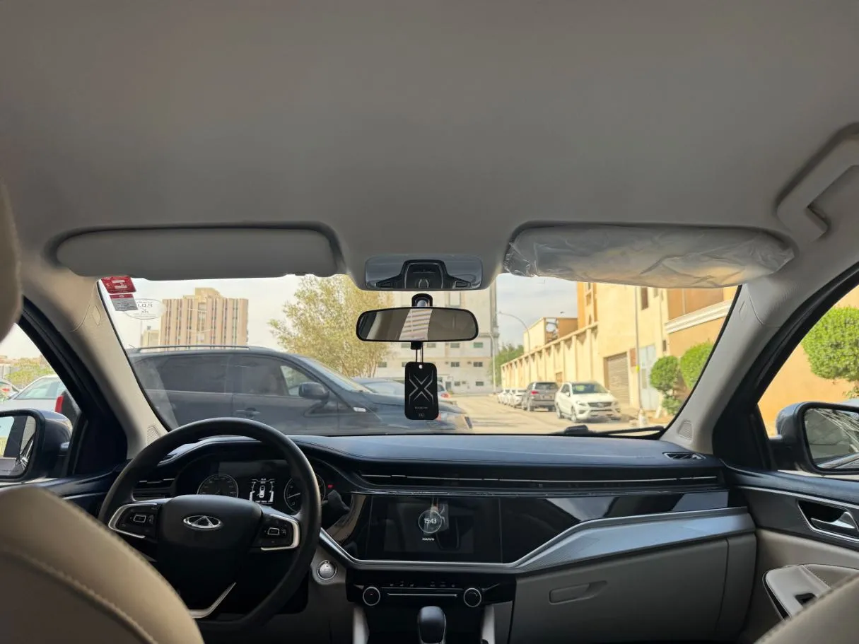 Car image 14