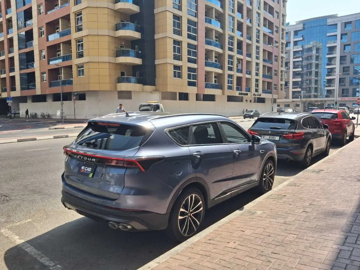 Car image 5