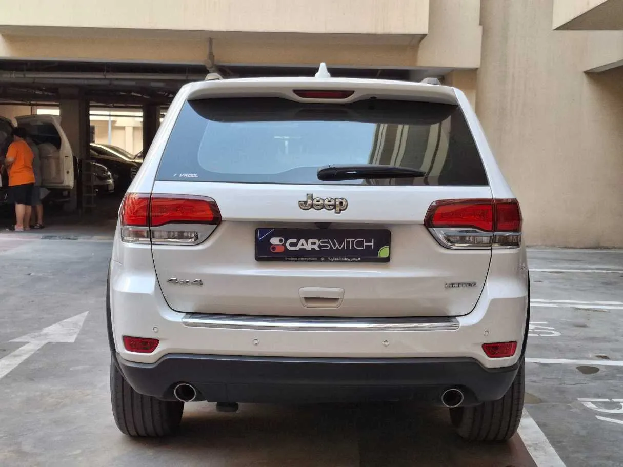 Car image 5
