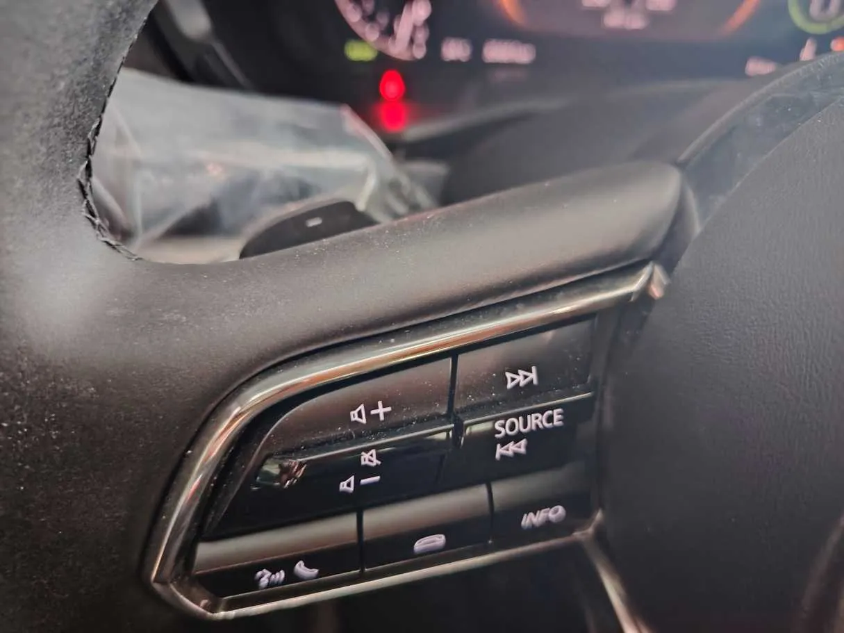 Car image 28