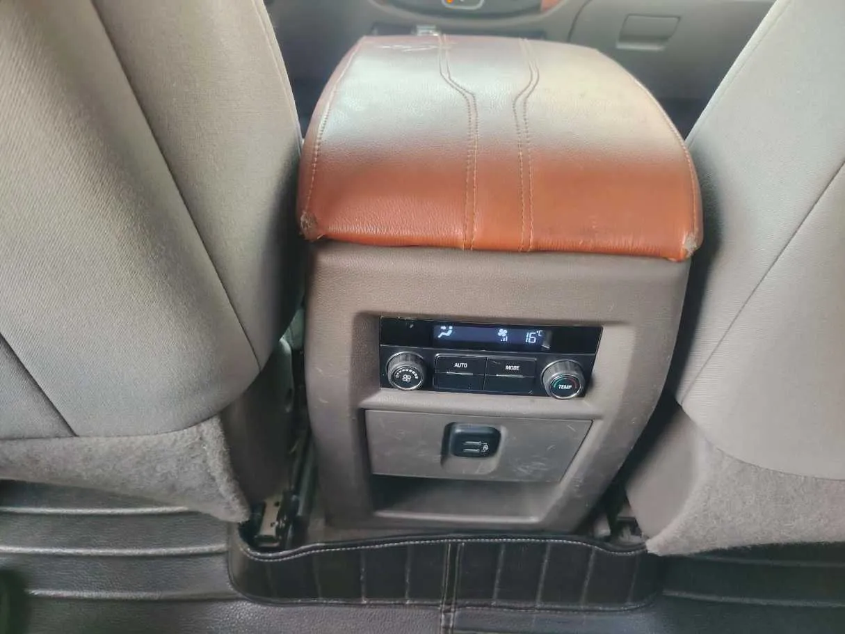 Car image 39