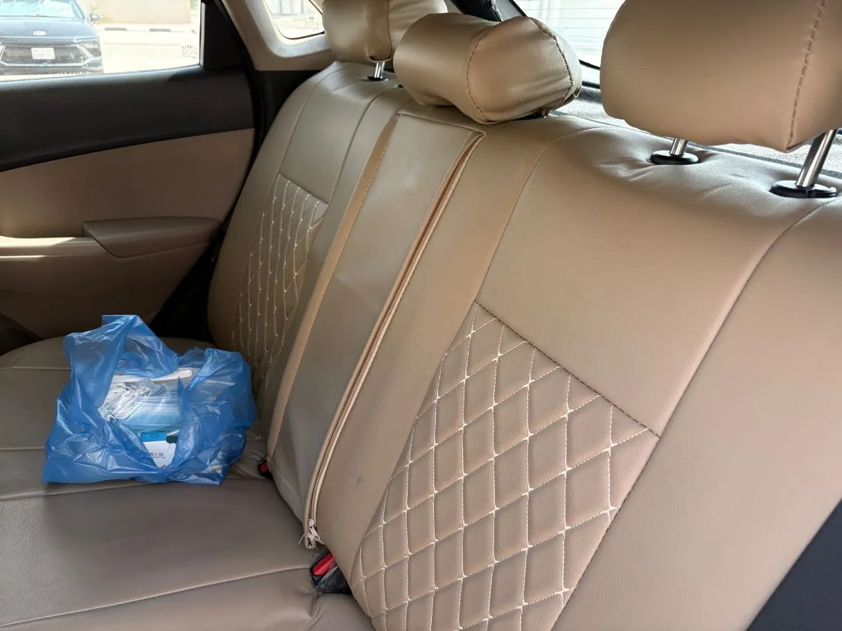 Car image 16