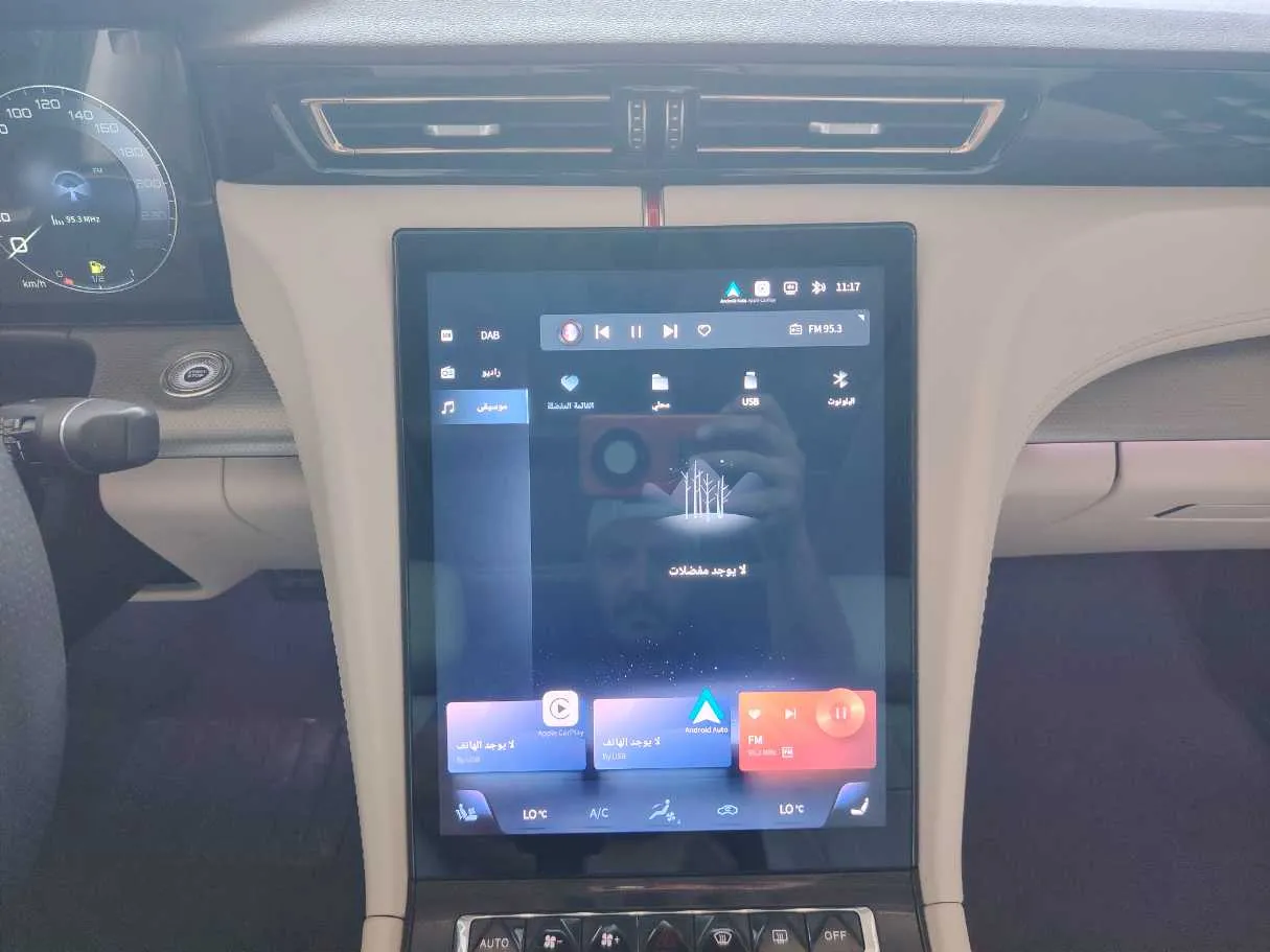 Car image 24