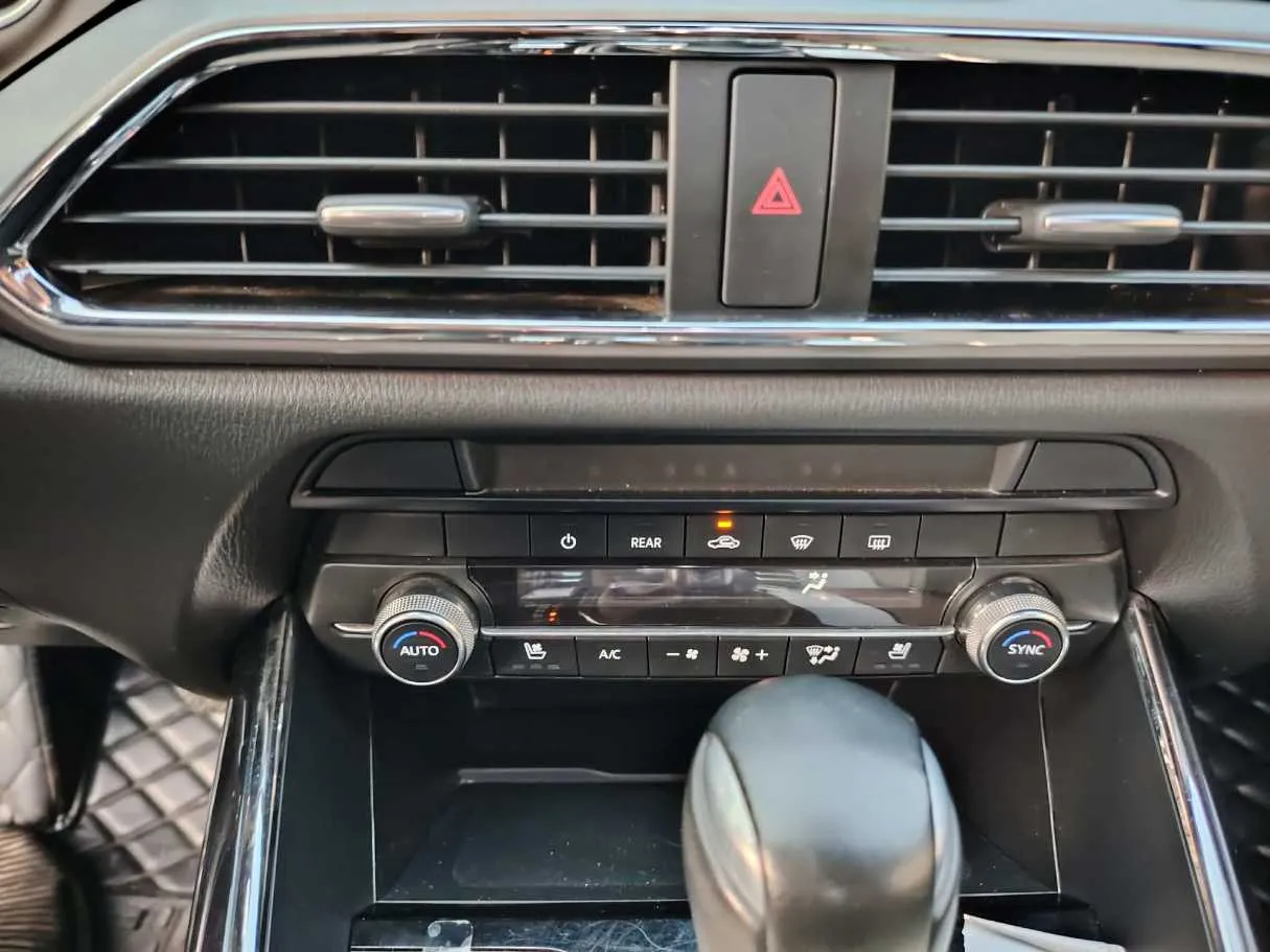 Car image 28