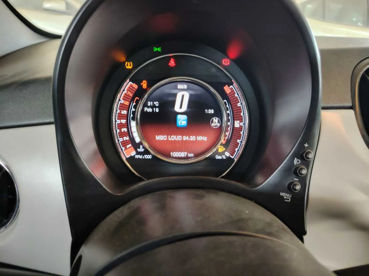 Car image 19