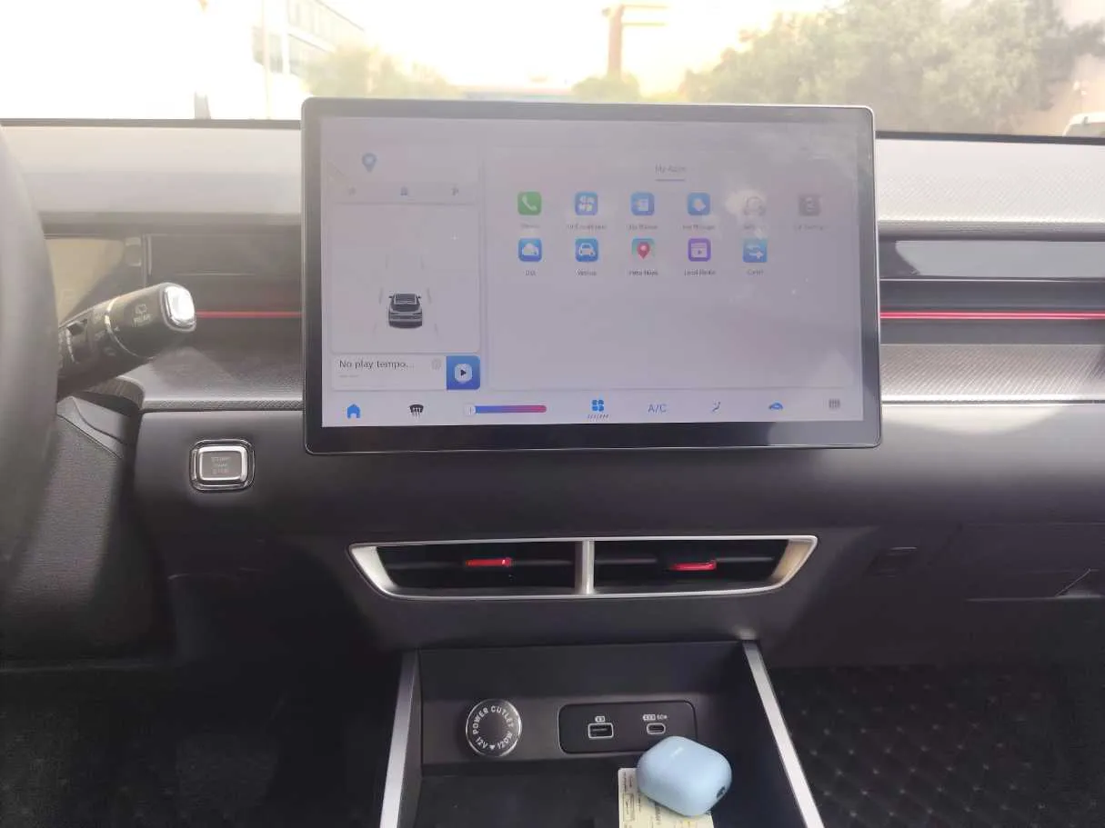 Car image 20