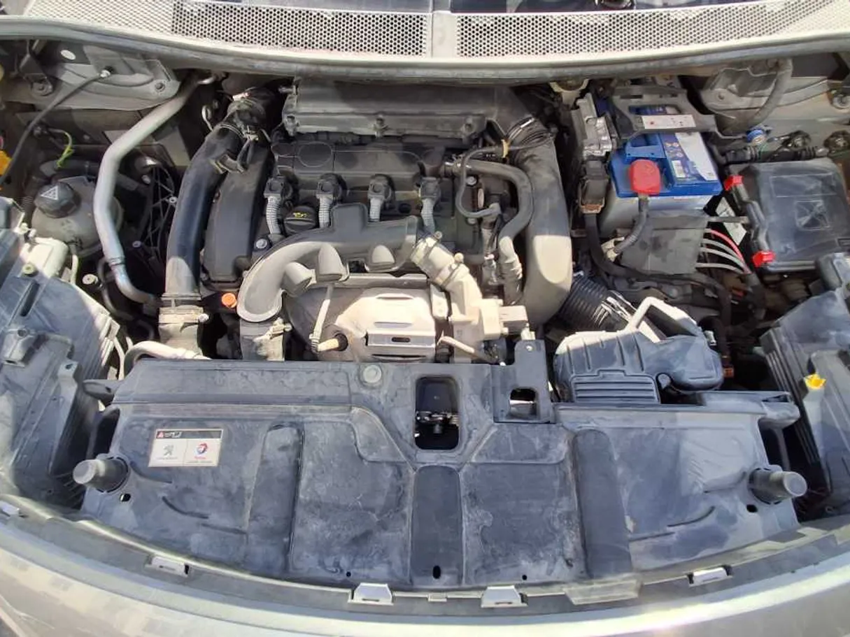 Car image 21