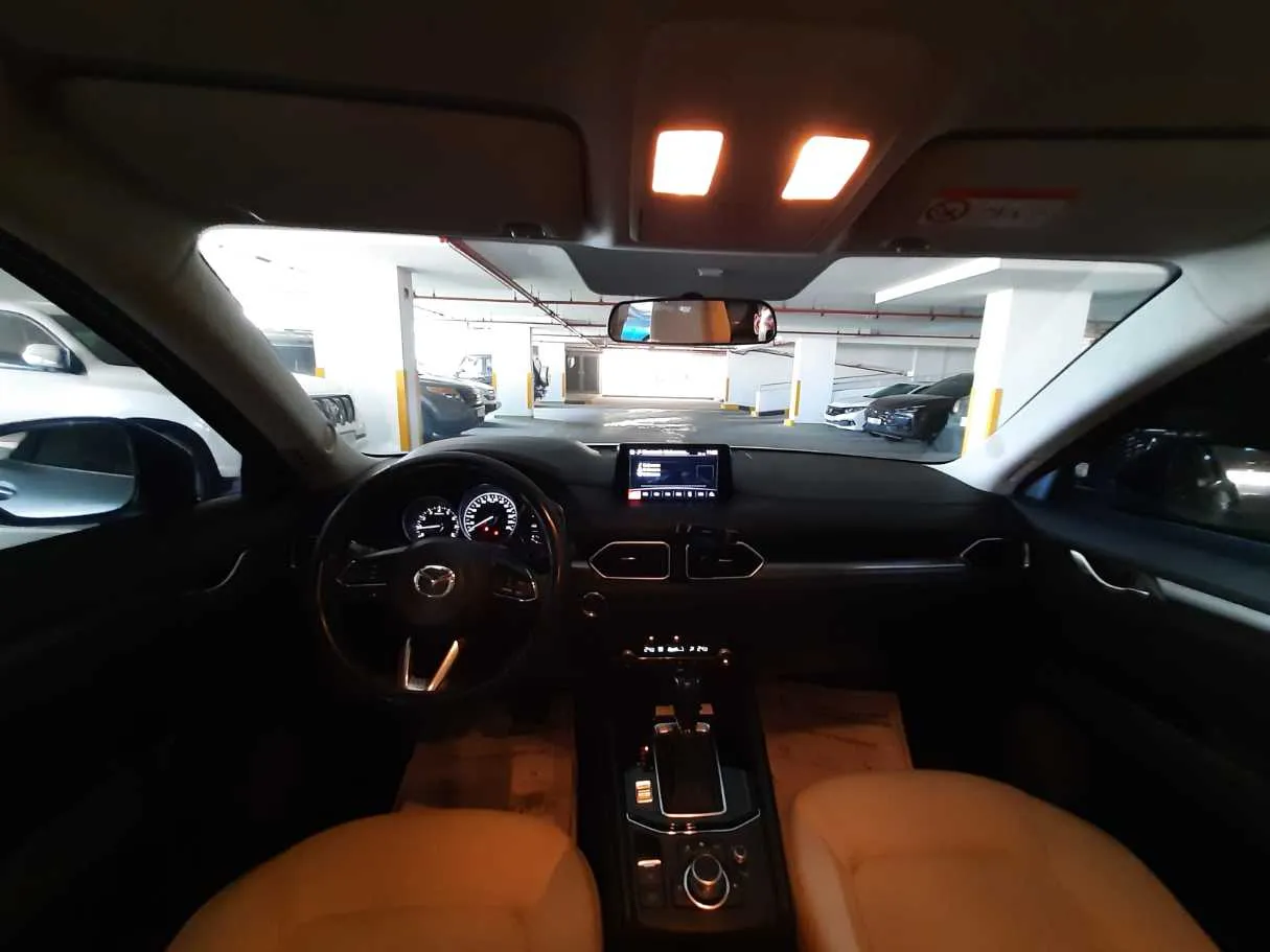 Car image 17