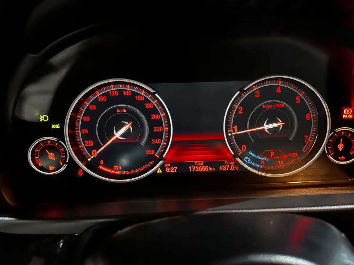 Car image 21