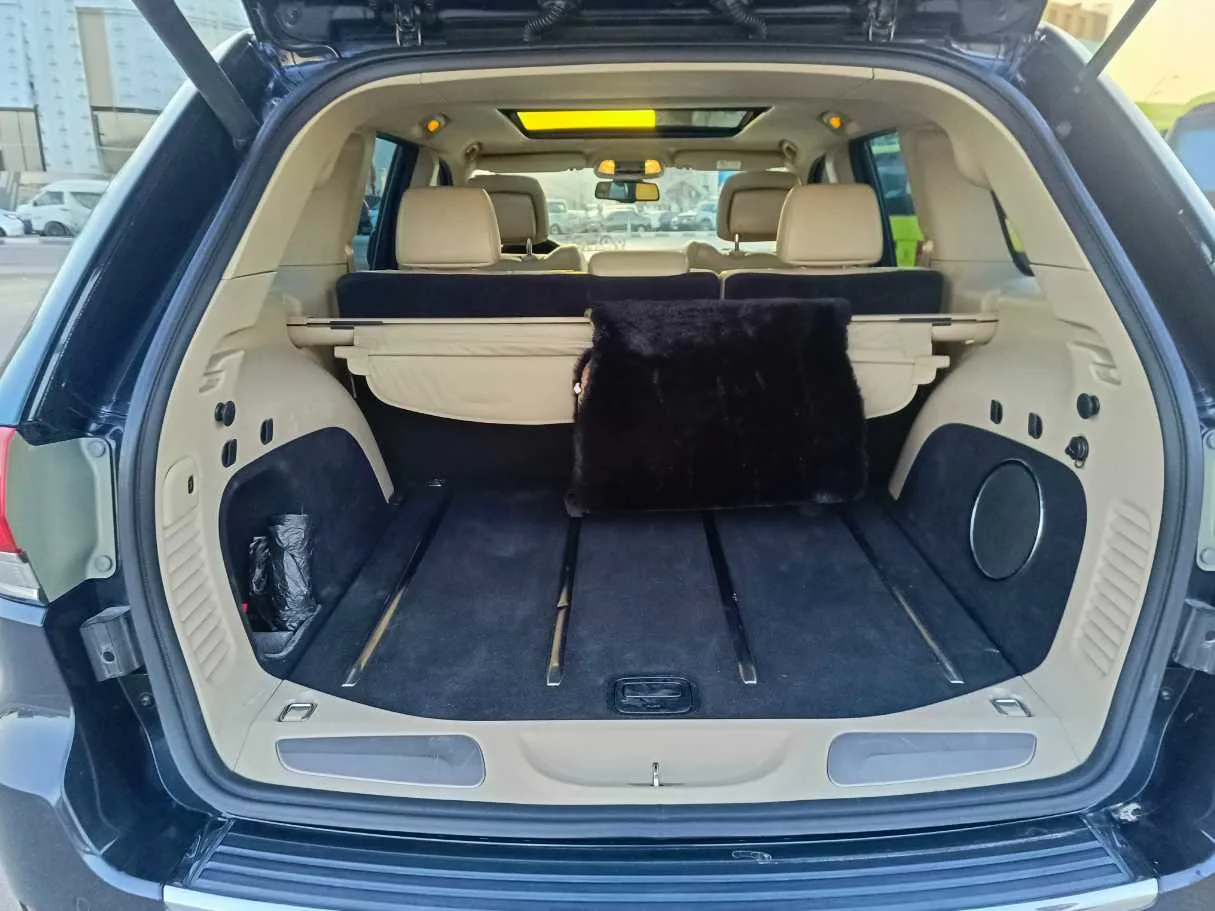 Car image 33